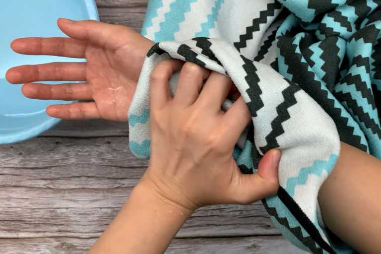 Towelling off with the Nomadix Original towel