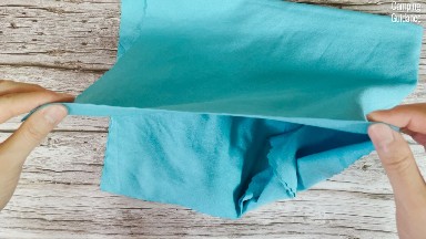 Material of the Sea to Summit AirLite Towel is thin.