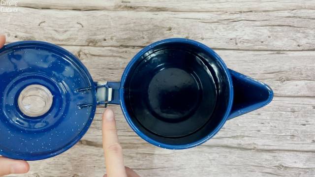 The aluminum hinge attaching the lid to the handle of the GSI Outdoors Enamelware 8-Cup Percolator is flimsy.