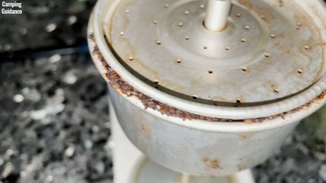 The filter basket of the Stansport Enamel 8-Cup Percolator not overflowing.