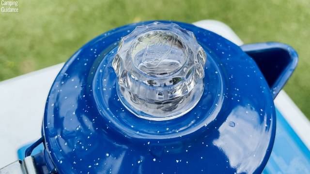 The PercView knob of the GSI Outdoors Enamelware 8-Cup Percolator.