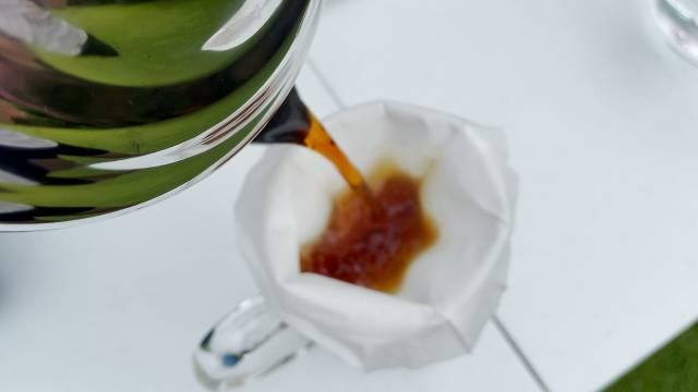 The Coleman Stainless Steel Percolator has a tight-fitting lid, so pouring out the coffee was a breeze without having to hold the lid down.