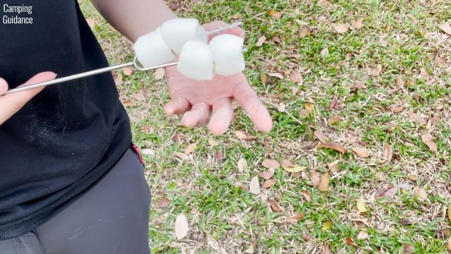 Here’s what the Ajmyonsp Marshmallow Roasting Sticks looked like with 4 marshmallows on it.