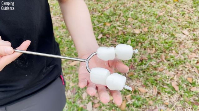 Here's what the Briout Marshmallow Roasting Sticks looked like with 4 marshmallows on it.