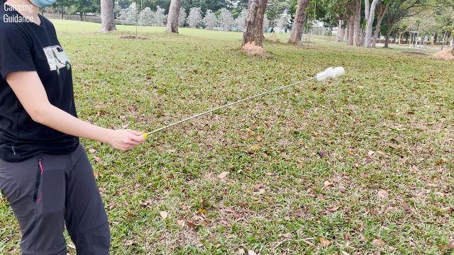 Here’s the flex of the MalloMe Marshmallow Roasting Sticks with 4 marshmallows on it.