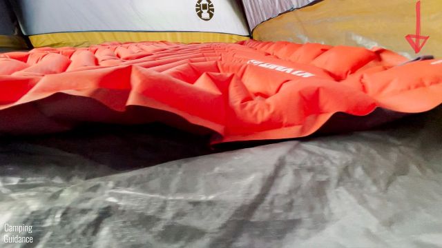 This picture shows that the FlatValves of the Klymit Double V Insulated Sleeping Pad are flushed with the surface.