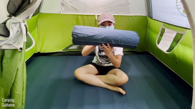 This is a picture of what the included pump of the REI Camp Dreamer Double looks like when inflated.