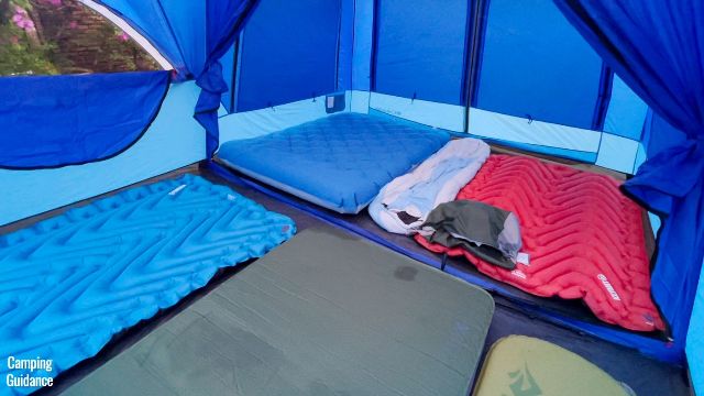 10 sleeping pads in the Columbia Mammoth Creek 10