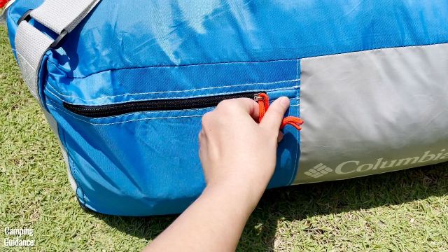 This is a picture of the front pocket on the Columbia Mammoth Creek Tent's carry bag. 
