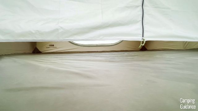 What the bottom gap of the divider looks like.