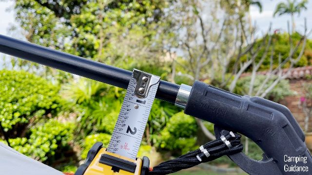 The fiberglass roof poles of the Eureka Copper Canyon LX 6.