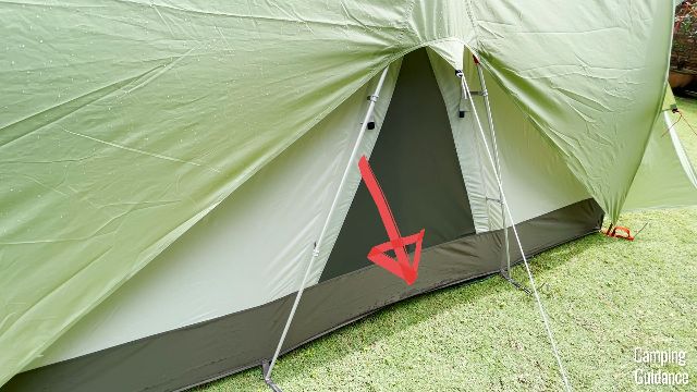 The red arrow is pointing to where the leakage/divider loop is.