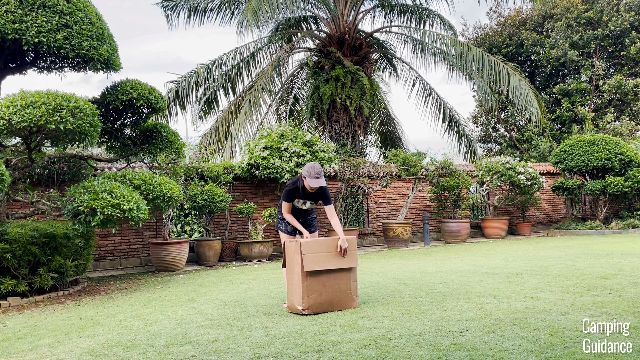 This is a picture of me unboxing the REI Wonderland 6.