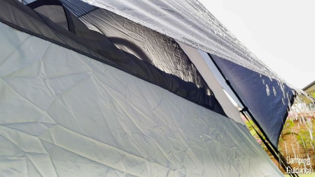 The windows of the Caddis Rapid 6 in heavy rain
