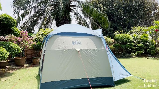 The side view of the REI Skyward 4