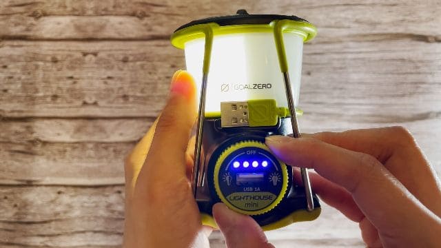 The author adjusting the light of the Goal Zero Lighthouse Mini