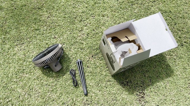 What you get in the box when you purchase the Claymore Portable Fan V600+.