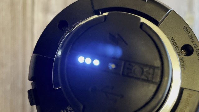The battery indicator lights of the Coleman OneSource Fan.