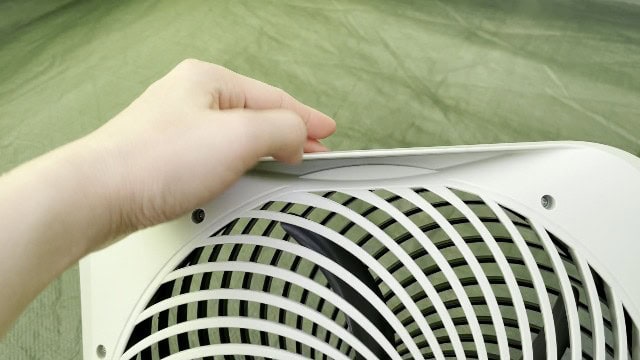 The handle of the O2Cool Treva Fan.