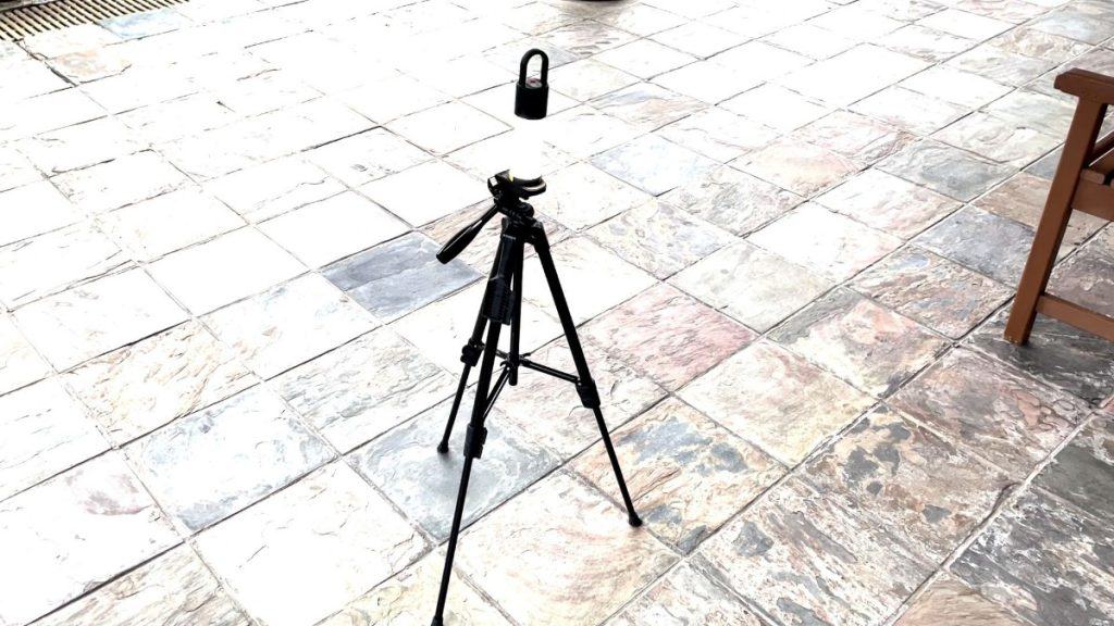 The bottom of the Ledlenser ML6 can be attached to an external tripod
