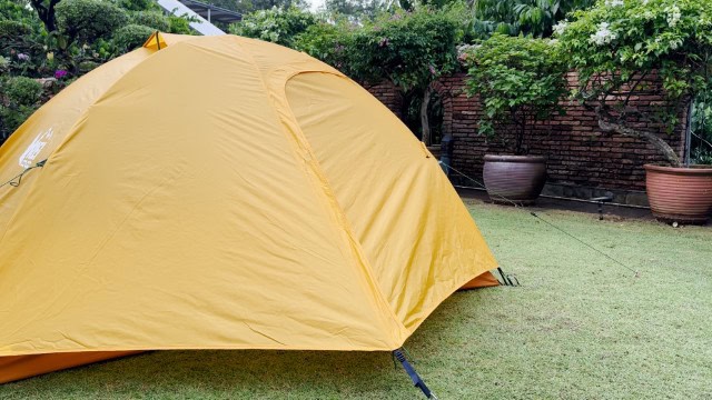 The closed vestibule configuration of the REI Trailmade 2.