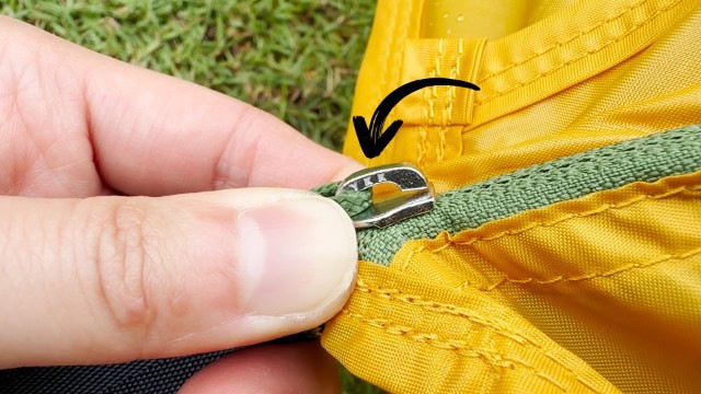 The vestibule zipper of the REI Trailmade 2.